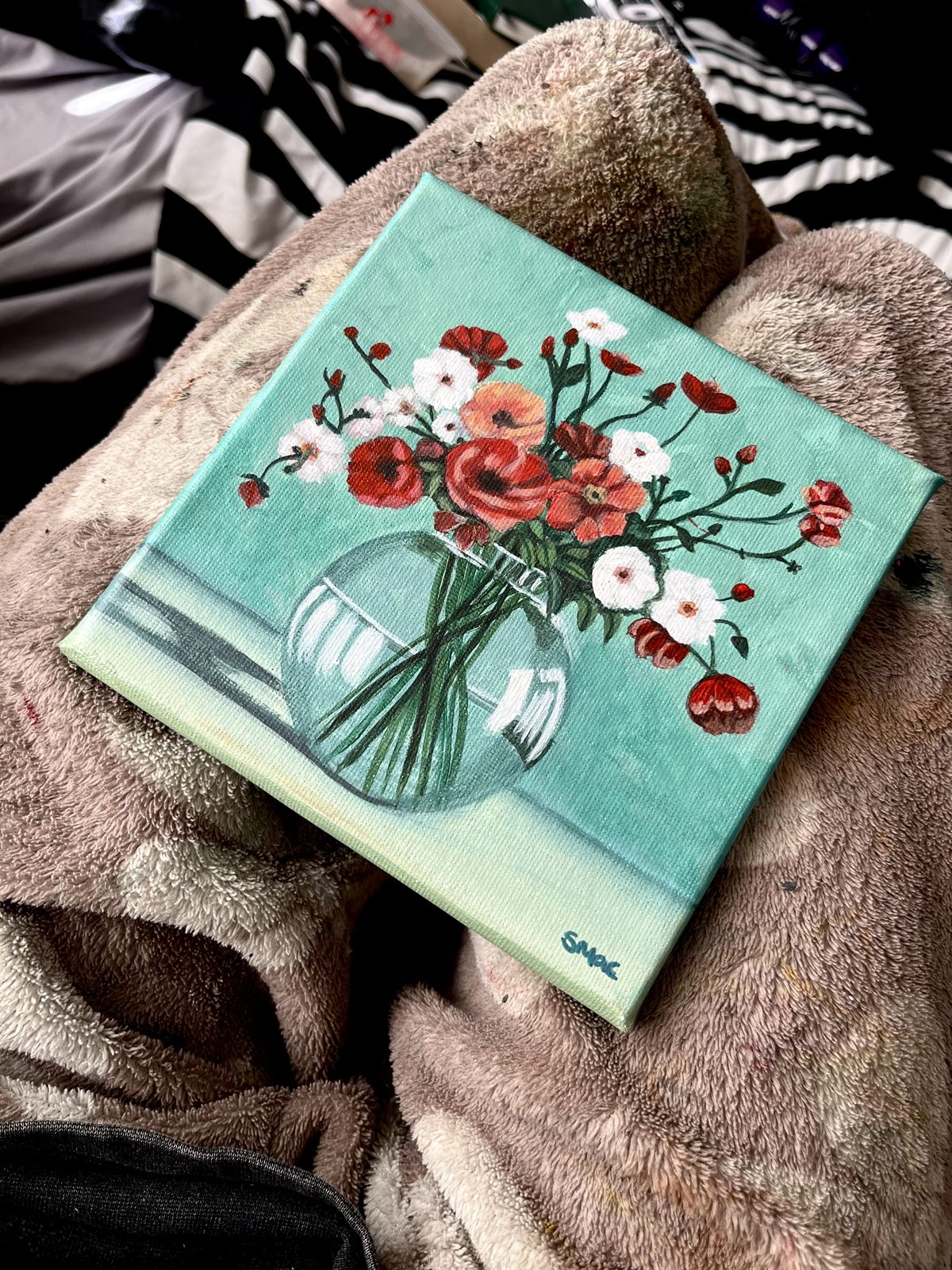 Gathered Blooms seen from the side, with the painted edge visible